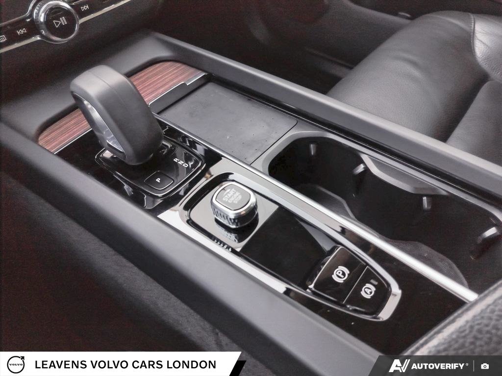 2022 Volvo XC60 RECHARGE INSCRIPTION EXPRESSION-17