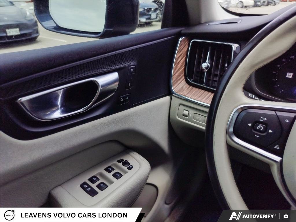 2022 Volvo XC60 RECHARGE INSCRIPTION EXPRESSION-16