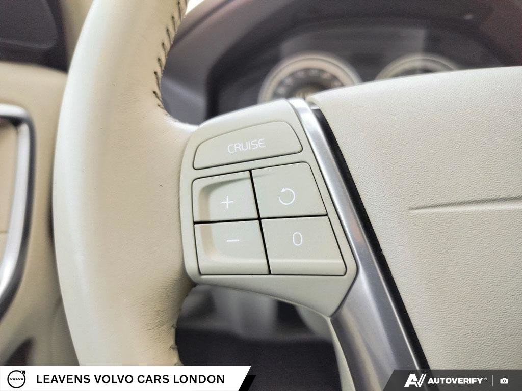 2012 Volvo XC60 T6 R-DESIGN-29