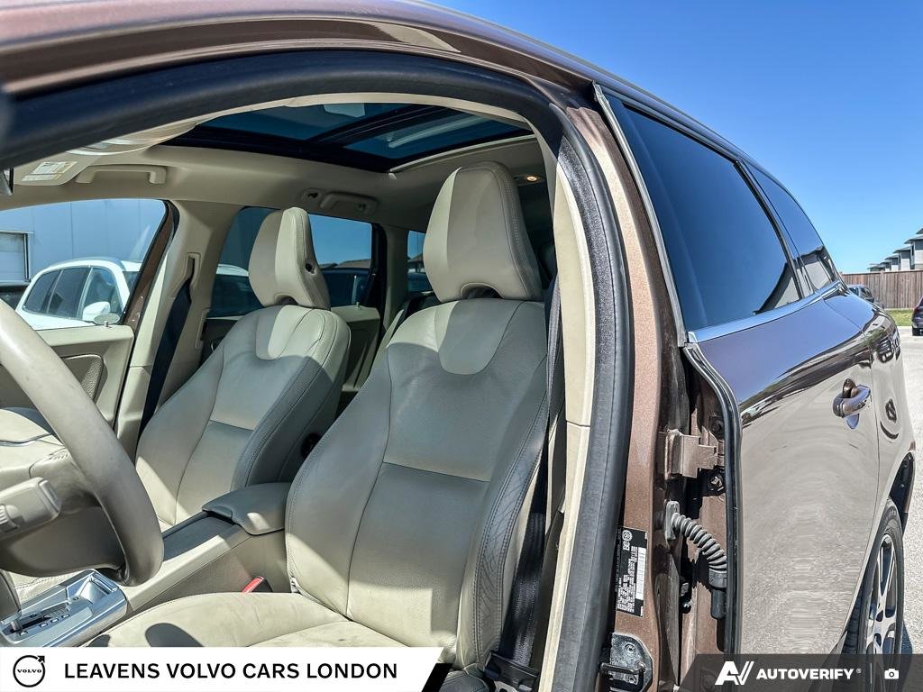 2012 Volvo XC60 T6 R-DESIGN-25