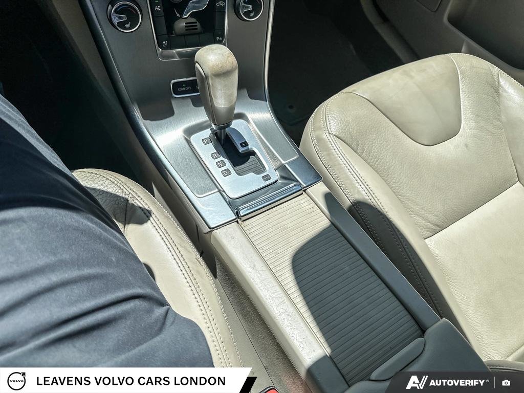 2012 Volvo XC60 T6 R-DESIGN-15