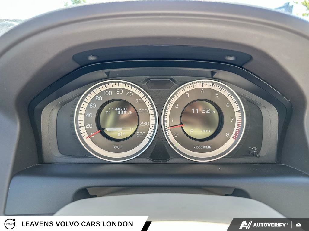 2012 Volvo XC60 T6 R-DESIGN-12
