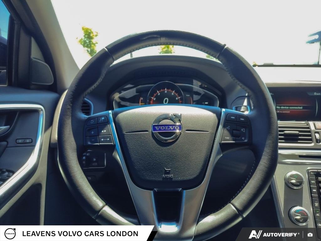 2017 Volvo XC60 T6 DRIVE-E PREMIER-13