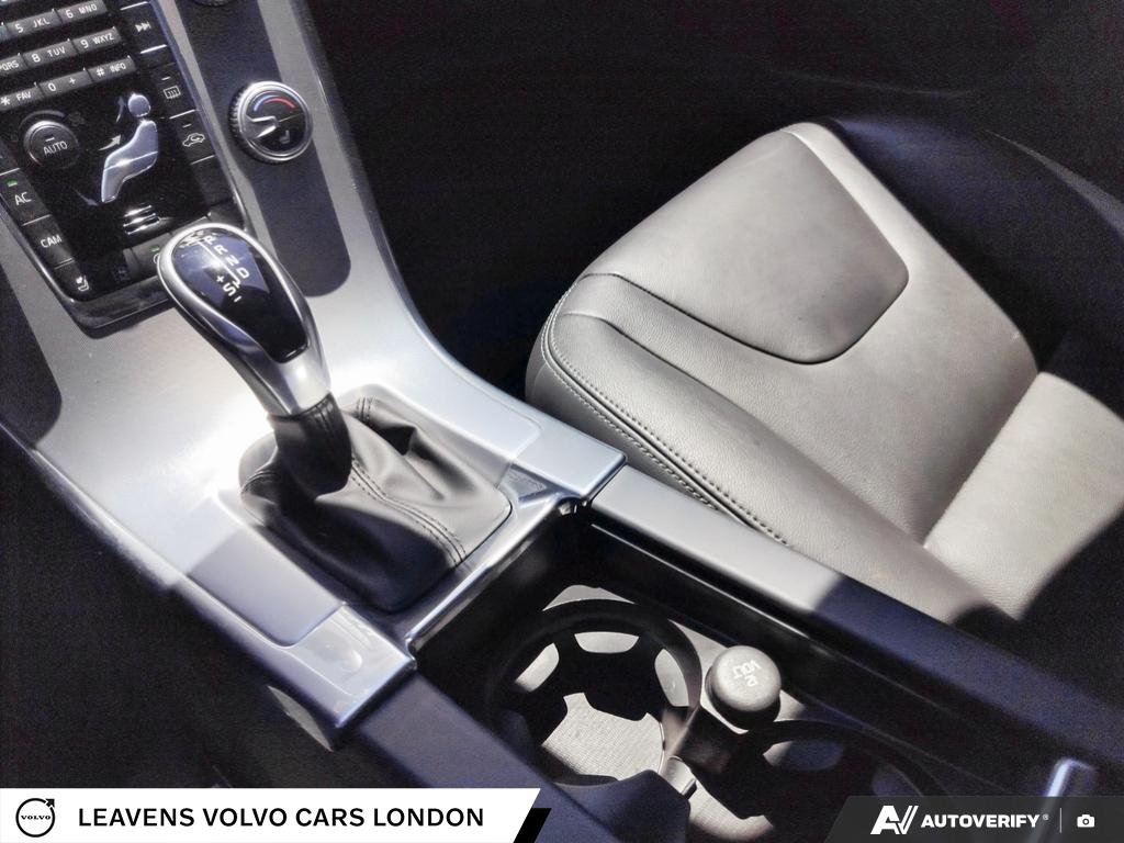 2017 Volvo XC60 T6 DRIVE-E PREMIER-17