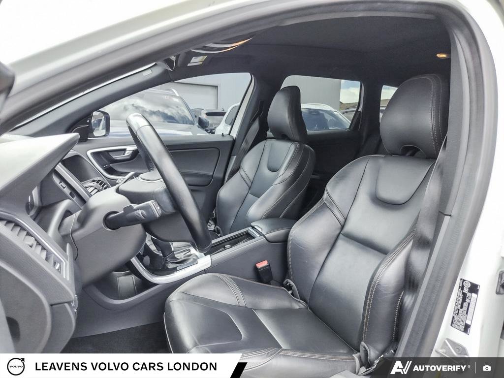 2017 Volvo XC60 T6 DRIVE-E PREMIER-25