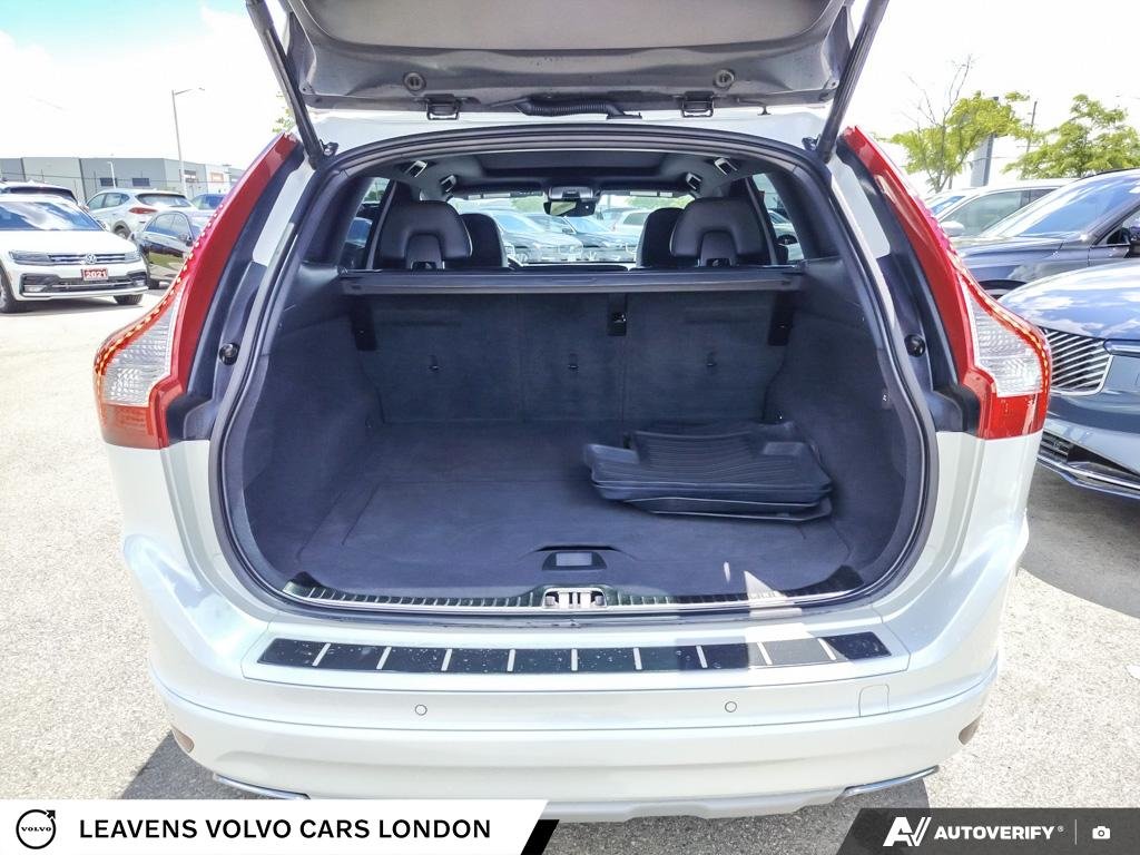 2017 Volvo XC60 T6 DRIVE-E PREMIER-11