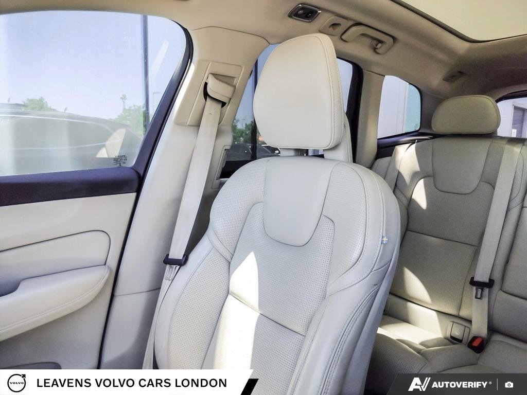2018 Volvo XC60 INSCRIPTION-18