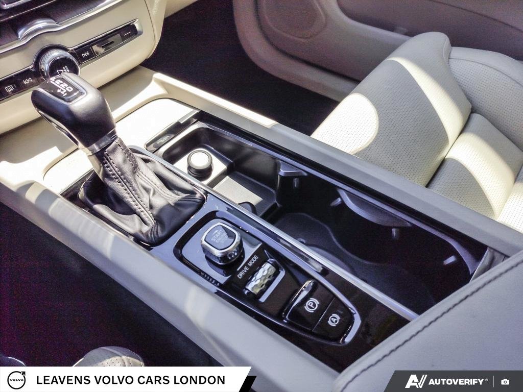 2018 Volvo XC60 INSCRIPTION-16