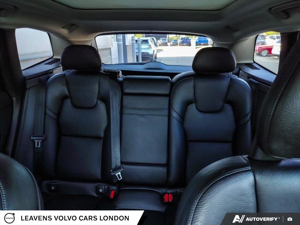 2018 Volvo XC60 MOMENTUM-26