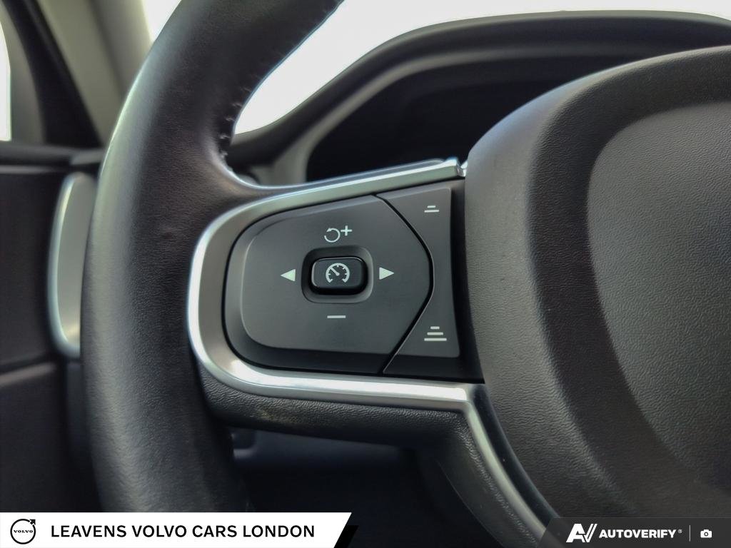 2018 Volvo XC60 MOMENTUM-29
