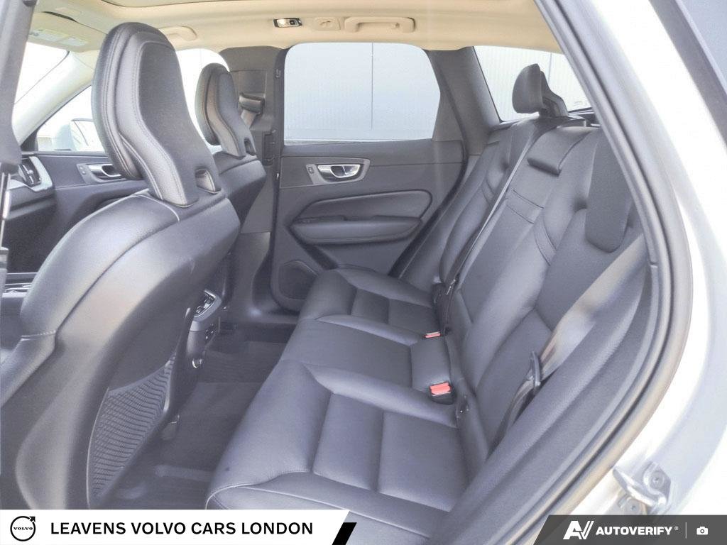 2019 Volvo XC60 MOMENTUM-22
