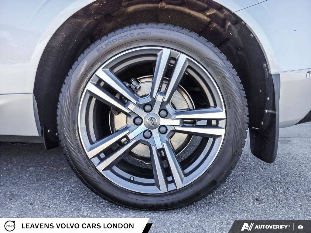 2019 Volvo XC60 MOMENTUM-5