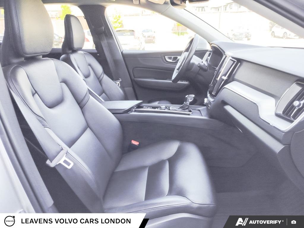 2019 Volvo XC60 MOMENTUM-21