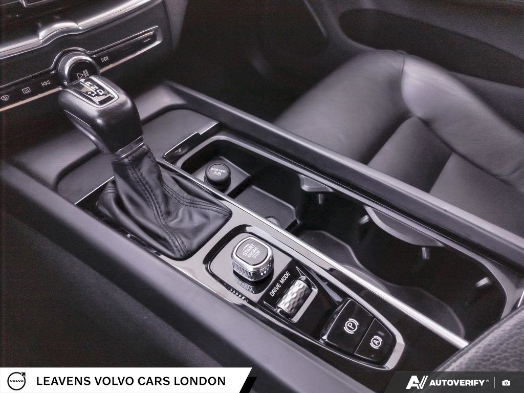 2019 Volvo XC60 MOMENTUM-17