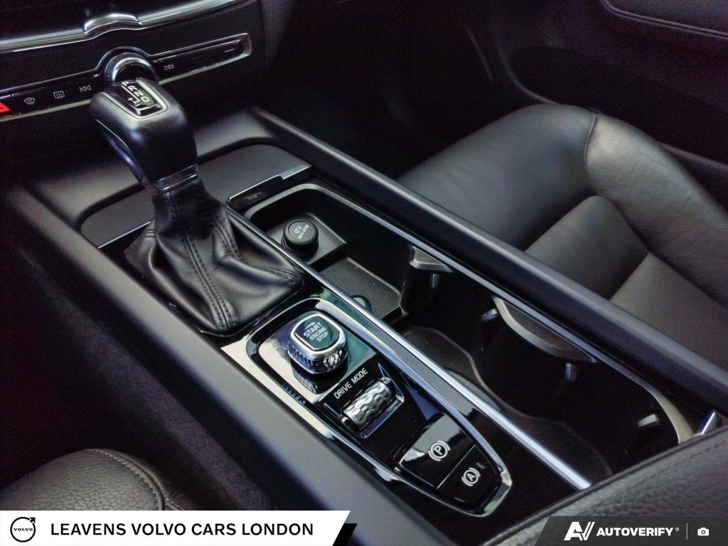 2019 Volvo XC60 MOMENTUM-17