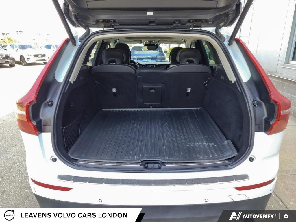 2019 Volvo XC60 MOMENTUM-11