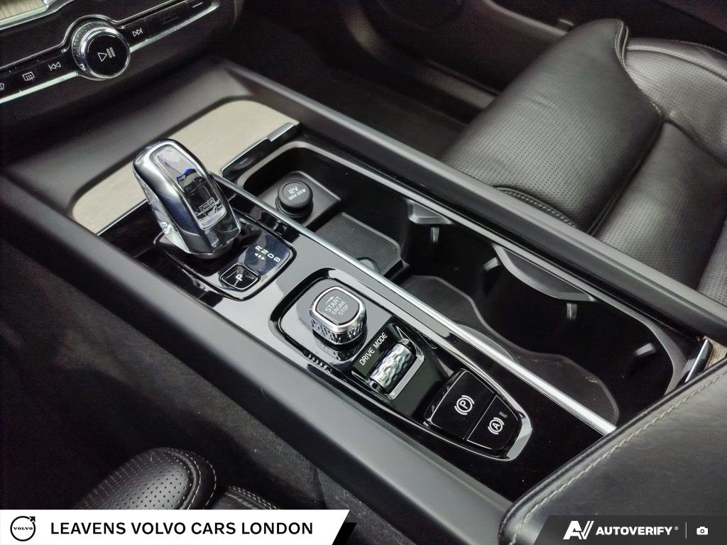 2019 Volvo XC60 INSCRIPTION-17