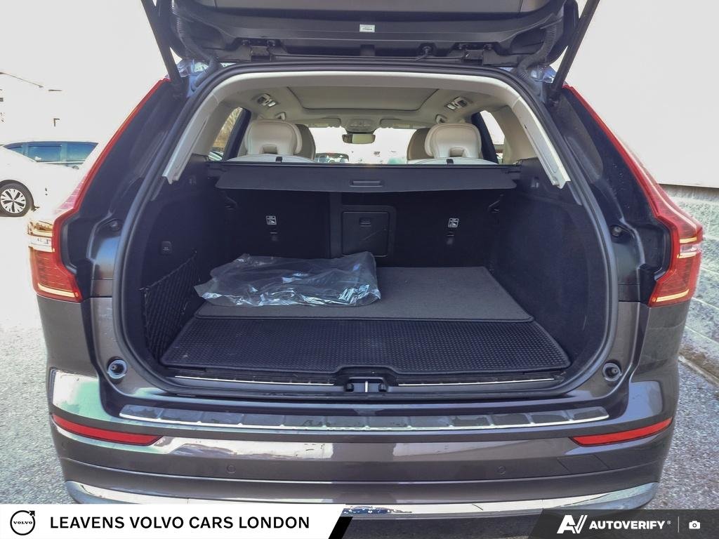 2022 Volvo XC60 INSCRIPTION-11