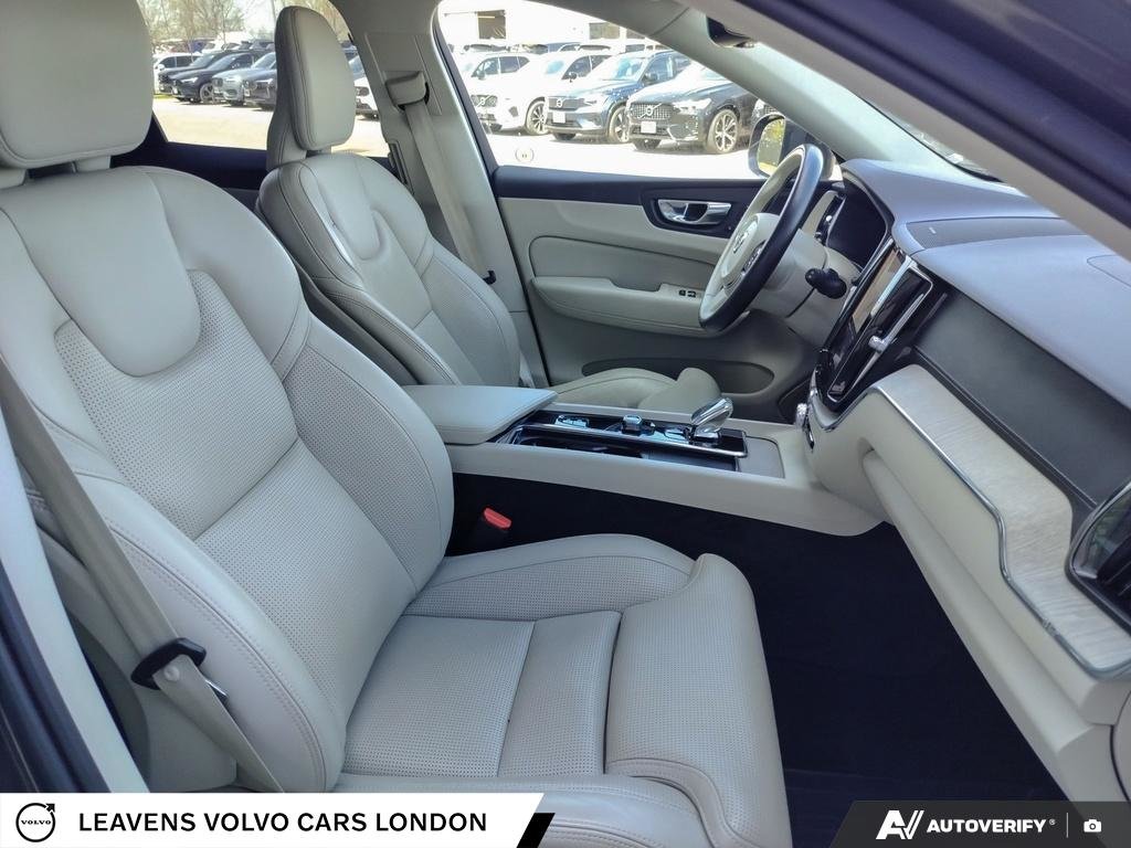 2022 Volvo XC60 INSCRIPTION-21
