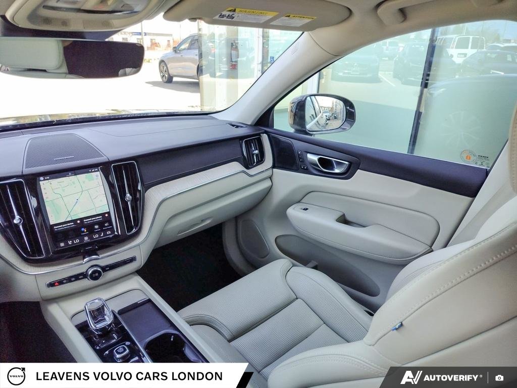 2022 Volvo XC60 INSCRIPTION-24