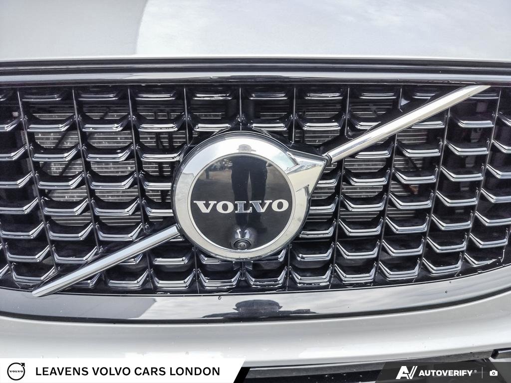 2022 Volvo XC60 R-DESIGN-8