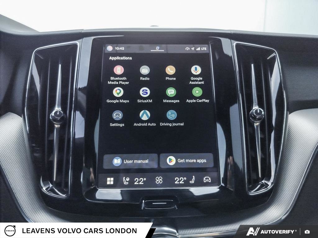 2022 Volvo XC60 R-DESIGN-26