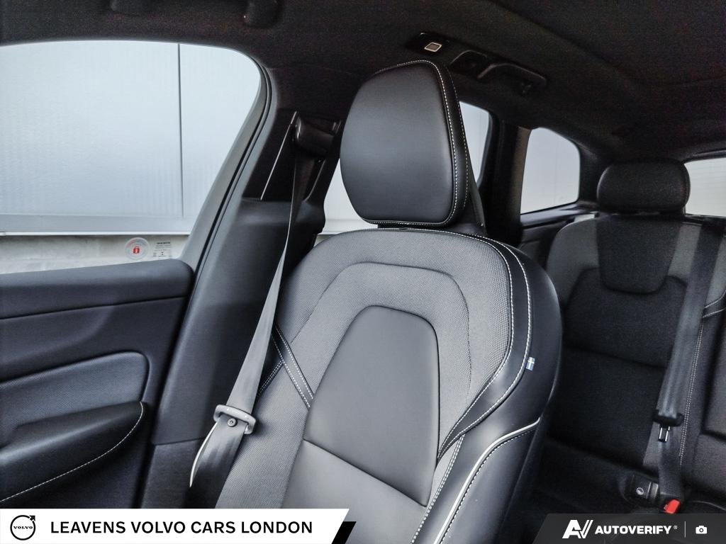 2022 Volvo XC60 R-DESIGN-19
