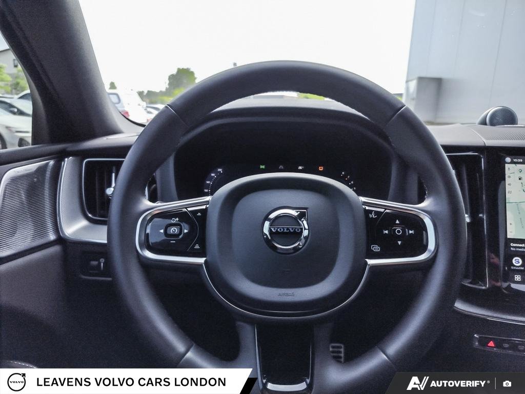 2022 Volvo XC60 R-DESIGN-13