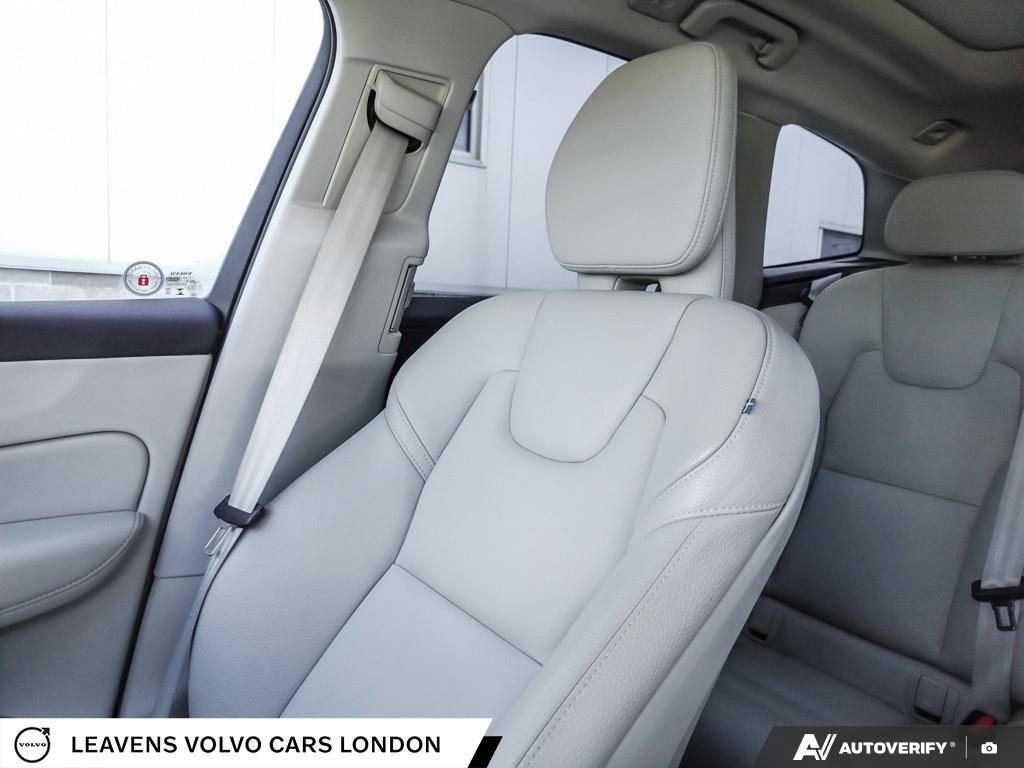 2024 Volvo XC60 CORE DARK THEME-19