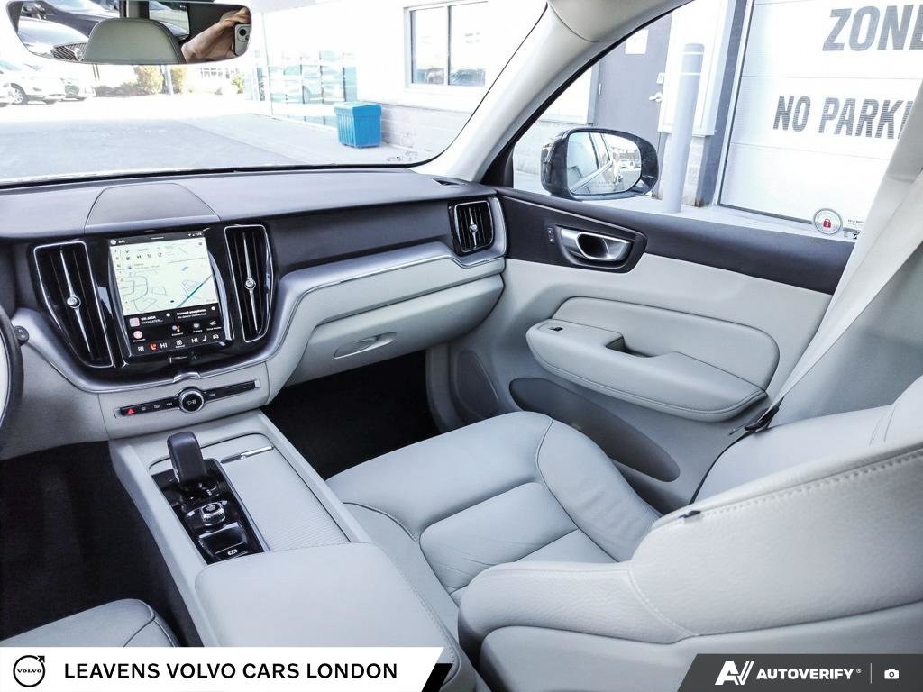 2024 Volvo XC60 CORE DARK THEME-24