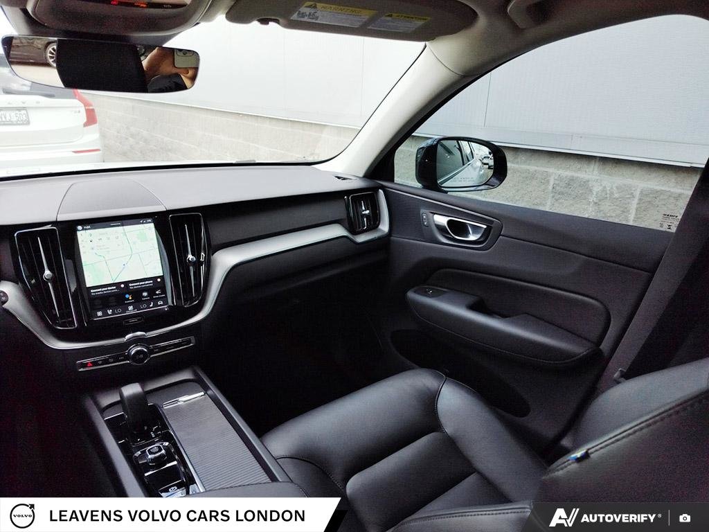 2025 Volvo XC60 CORE DARK THEME-24