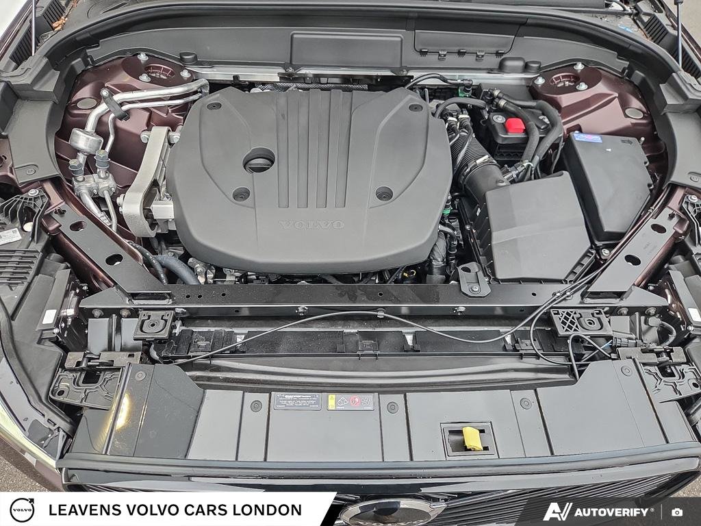 2026 Volvo XC60 PLUS DARK THEME-9