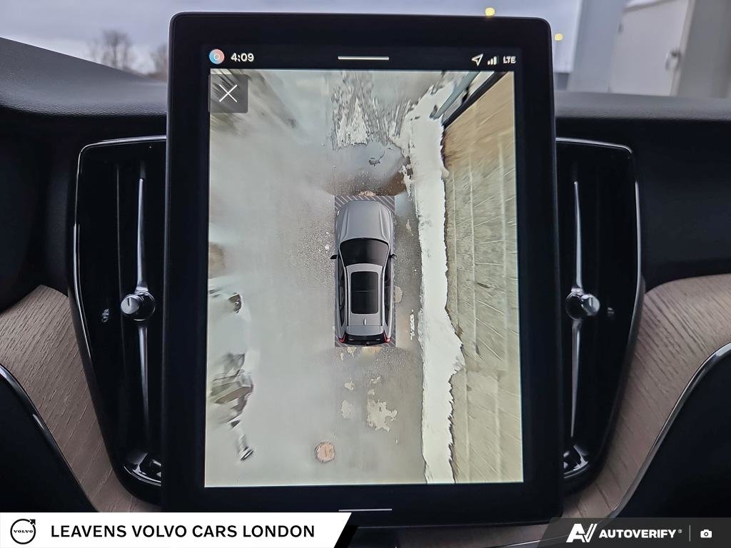 2026 Volvo XC60 PLUS DARK THEME-28