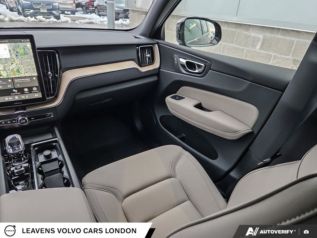 2026 Volvo XC60 PLUS DARK THEME-24