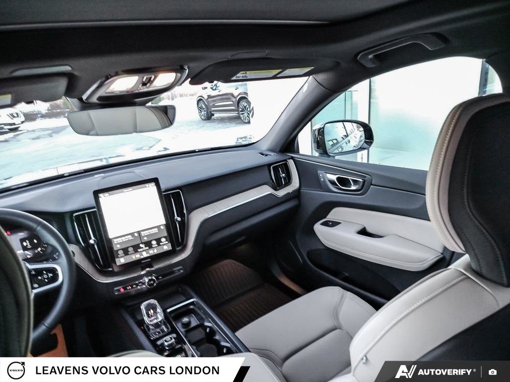 2026 Volvo XC60 PLUS DARK THEME-24