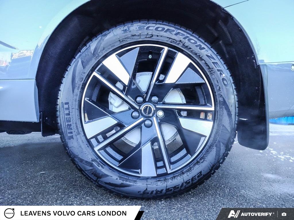 2026 Volvo XC60 PLUS DARK THEME-5