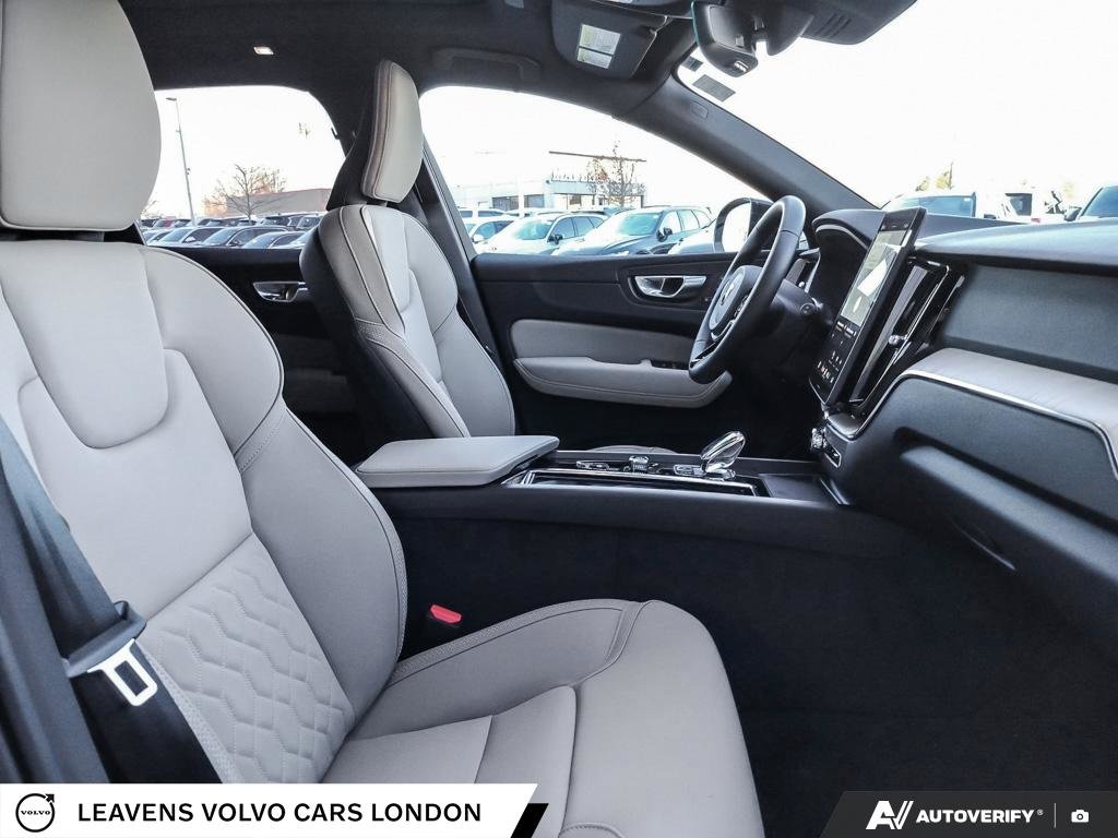 2026 Volvo XC60 PLUS DARK THEME-21