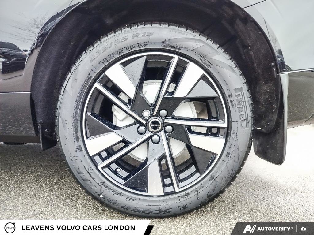 2026 Volvo XC60 PLUS DARK THEME-5