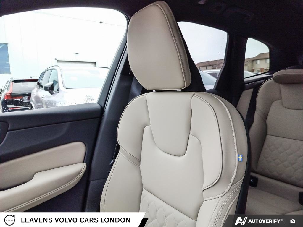2026 Volvo XC60 PLUS DARK THEME-19