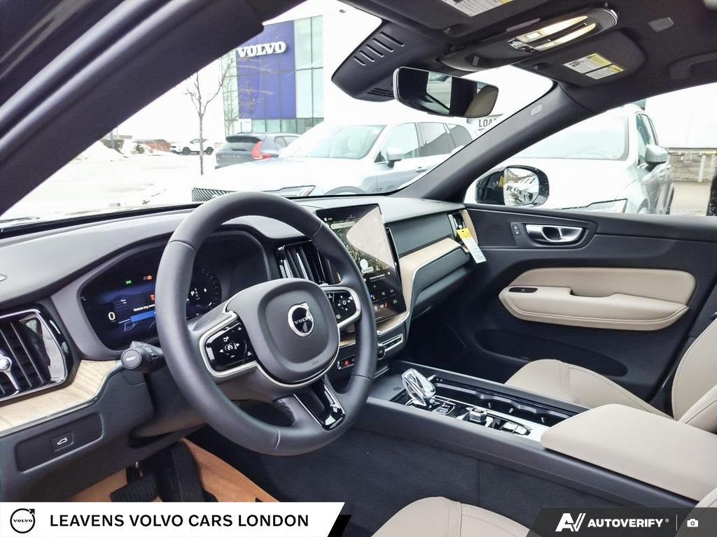 2026 Volvo XC60 PLUS DARK THEME-12