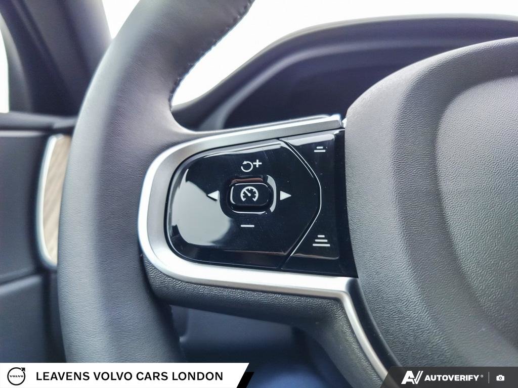 2026 Volvo XC60 PLUS DARK THEME-29