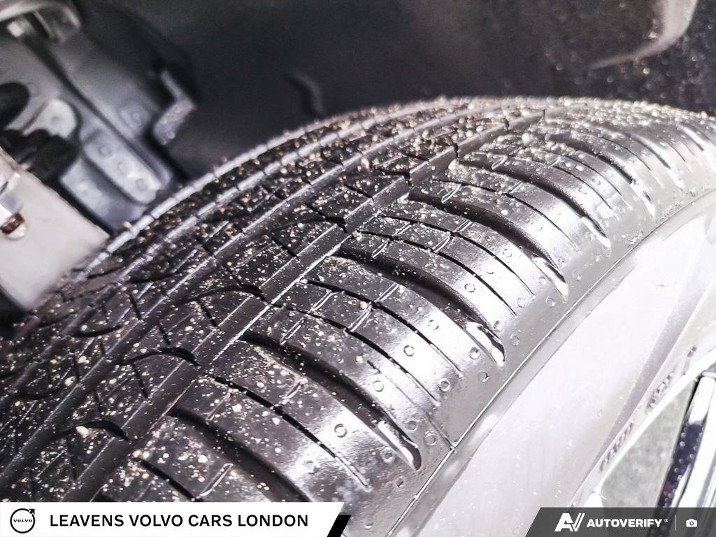 2026 Volvo XC60 PLUS DARK THEME-6