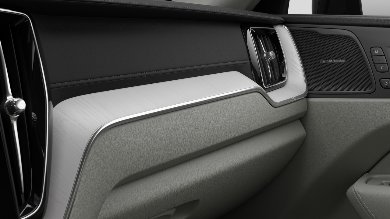 2026 Volvo XC60 ULTRA DARK THEME-8