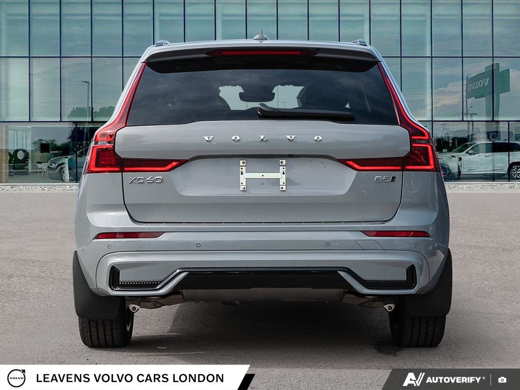 2026 Volvo XC60 PLUS DARK THEME-4