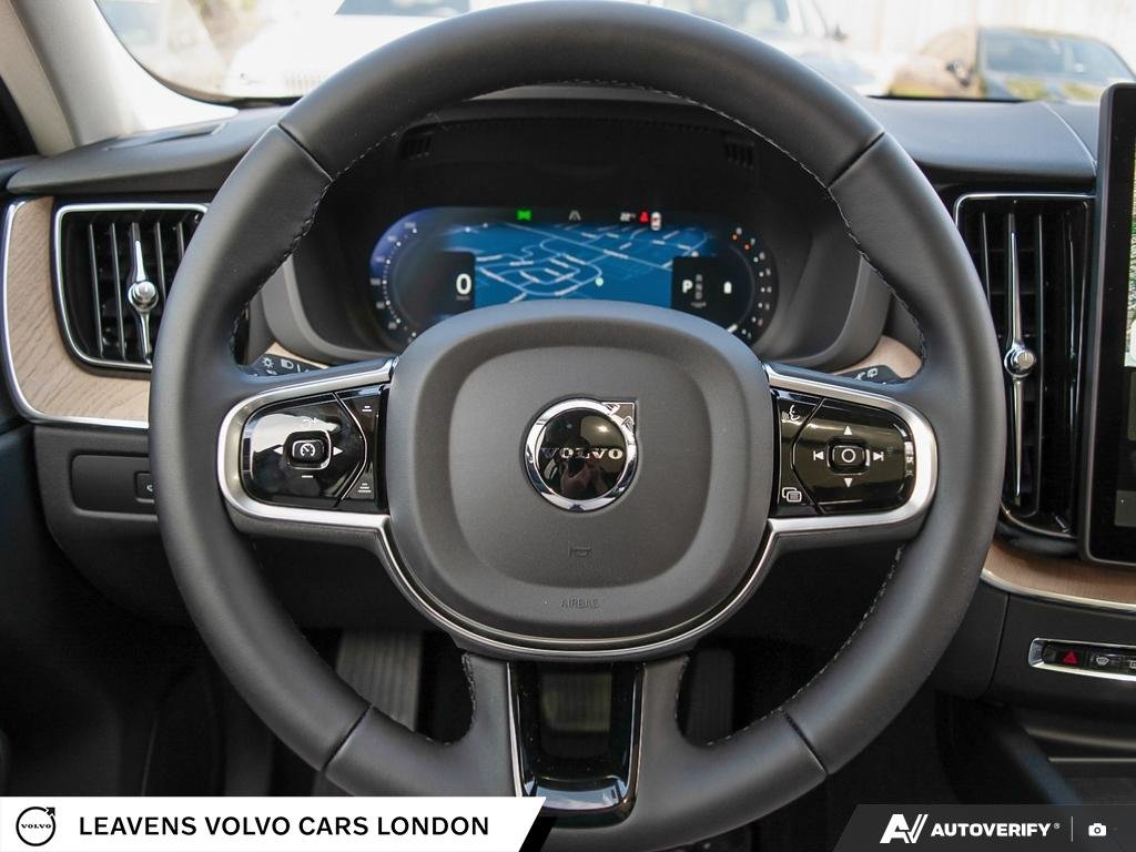 2026 Volvo XC60 PLUS DARK THEME-13