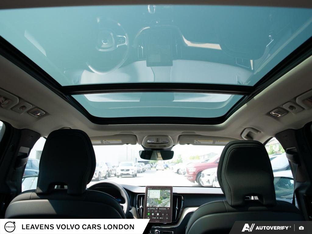 2026 Volvo XC60 CORE DARK THEME-25