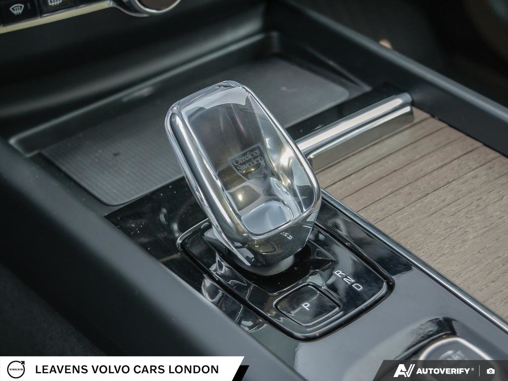 2026 Volvo XC60 CORE DARK THEME-18