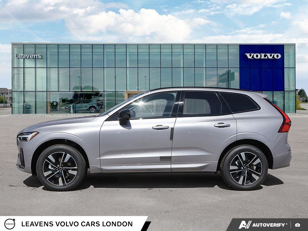 2027 Volvo XC60 PLUS DARK THEME-2
