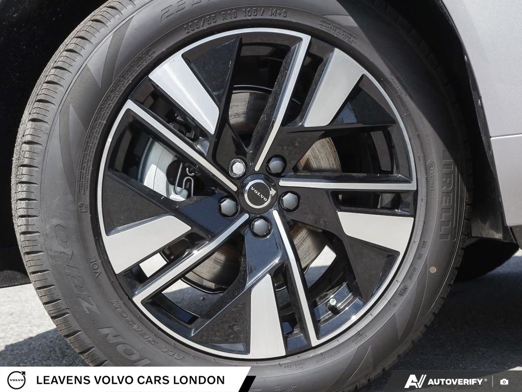 2027 Volvo XC60 PLUS DARK THEME-5