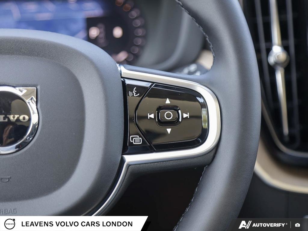 2027 Volvo XC60 PLUS DARK THEME-17